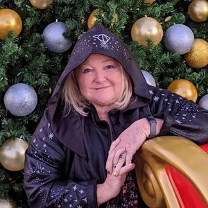 Meet your Posher, Roxanne